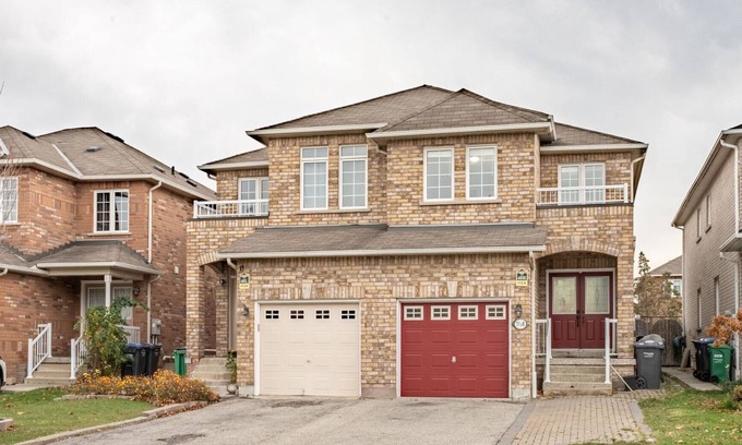 Meadowvale Village House | Modern & Spacious Home with Large Patio – Perfect for Relaxation!