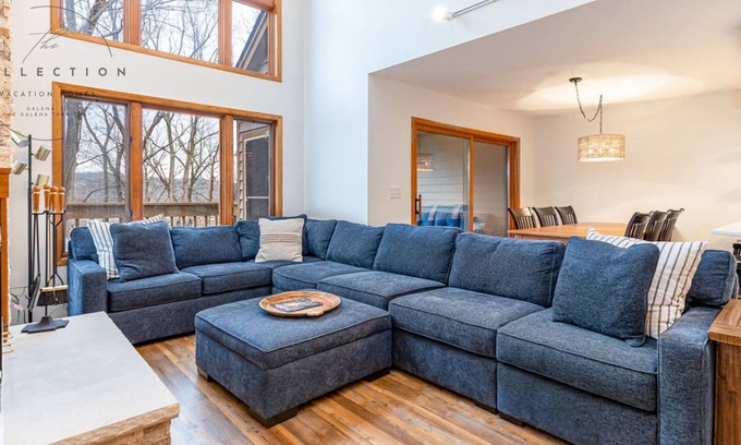 The Galena Territory House | Modern Spacious Lake View Villa | 3BR | King Beds | Amenity Access | Foosball!