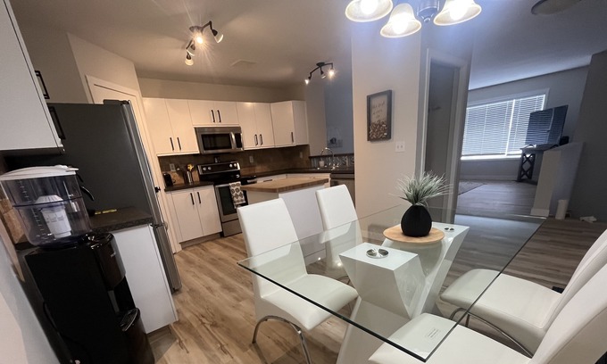 Red Deer House | Modern spacious suite, south end, pet friendly!
