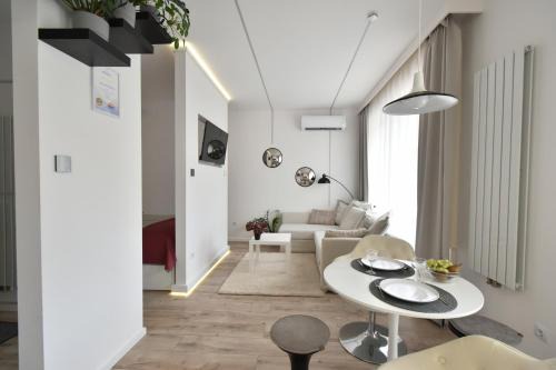 Gyor Apartment | Modern stúdió a Belváros közepén parkolóval- Kata stúdióapartman