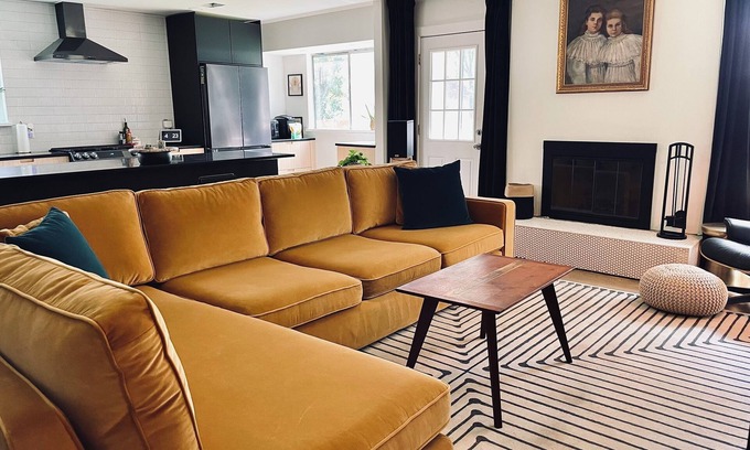 Franklin Park House | Modern stay in a centrally-located home 10 minutes to Downtown and East Austin
