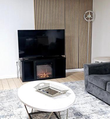 Douglasville Apartment | Modern Stay with Hot tub