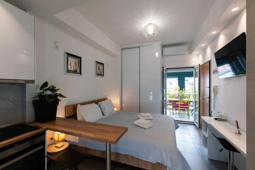 Platia Viktorias Apartment | Modern studio apartment A