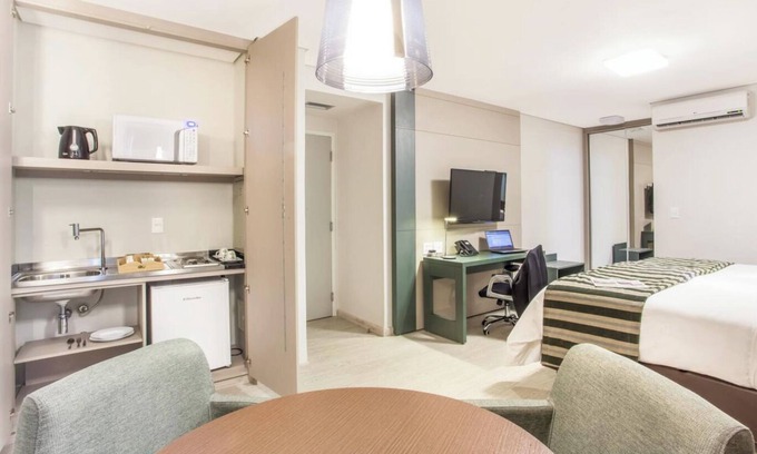 Sion Apartment | Modern Studio in the Best Spot in the South Zone of Belo Horizonte, Residential and Quiet