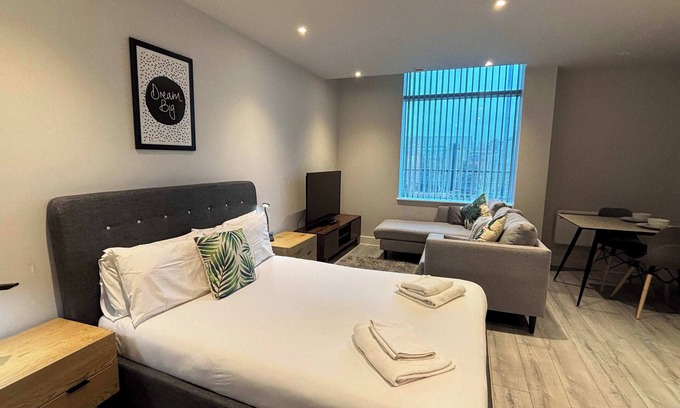 Bracknell Apartment | Modern Studio in Bracknell with free Parking