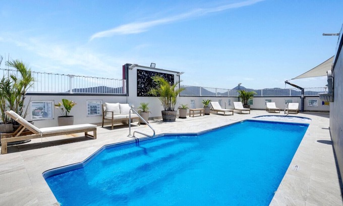Cairns Central Business District Apartment | Modern Studio in Cairns | Balcony, Rooftop Pool & Prime Location!