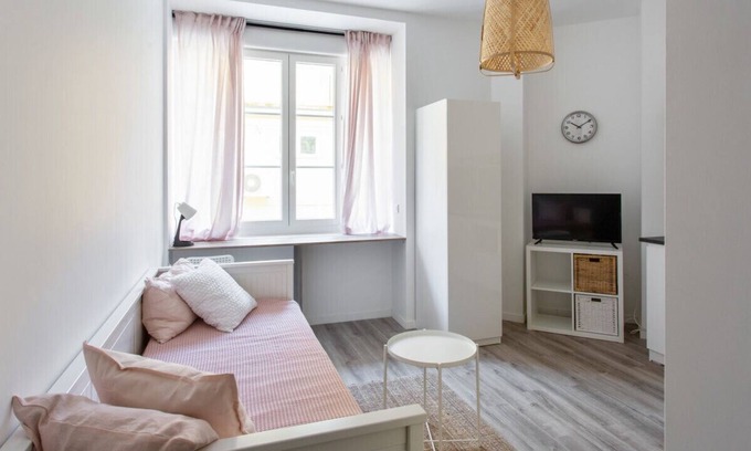 Lepante Quarter Apartment | Modern studio in Central Nice, close to Jean Médecin and station - Welkeys