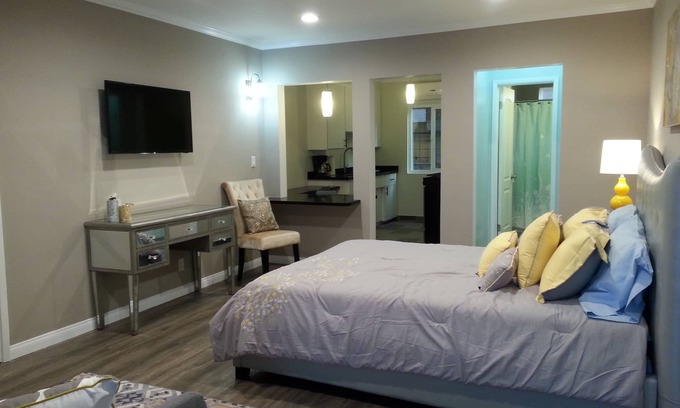 Hollywood Apartment | Modern studio in Hollywood