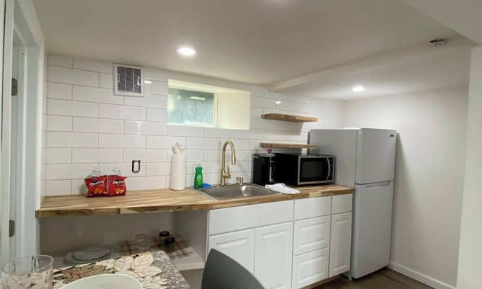 Stamford Apartment | Modern Studio near Downtown Stamford!