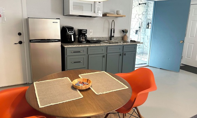 Central Oklahoma City Apartment | Modern Studio Retreat Stylish Spacious MR