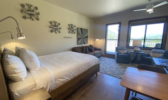 Mountain House Condo | Modern studio with balcony & amazing slopes views!