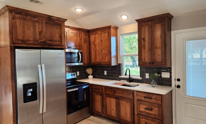 Lometa Cabin | Modern-style cabin, located in rustic farmland near Bend, TX.