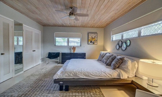 Westward Villas Subdivision House | Modern & Stylish 2BR Unit Walking Distance to BahaMar, Restaurants, and More!