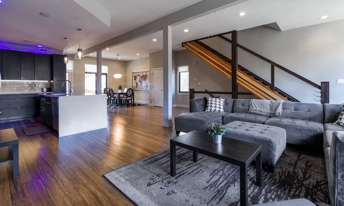 The Gate House | Modern & Stylish 3-Story Home w/ View of the Arch