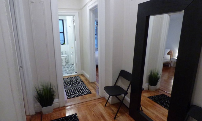 Morris Park Condo | Modern Sunny Apartment in Pelham Parkway, Bronx, NY