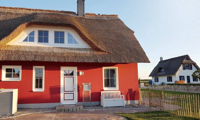 Zierow House | Modern thatched house close to the beach between Boltenhagen and Wismar; with sauna and fireplace.