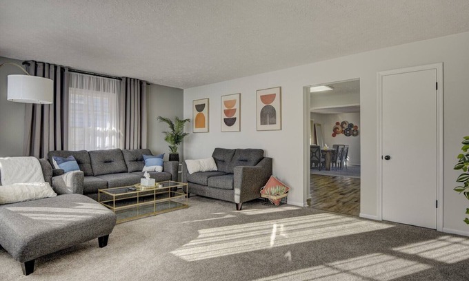 West Omaha House | Modern, Timbered, LUX 3Bedroom in perfect location