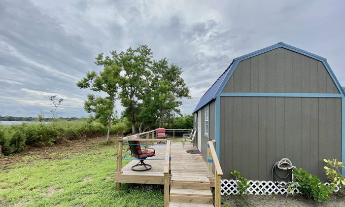 Winter Haven Cottage | *Modern Tiny Lake Cottage*AceLoc*4miles*LEGOLAND*
