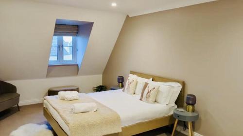 Witney House | Modern Town House in Cotswolds - 3 double bedrooms