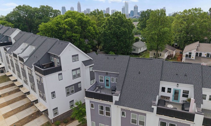Charlotte House | Modern townhome - right by Uptown CLT
