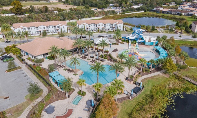 Haines City House | Modern Townhouse, Balmoral Resort Haines City Vacation Rentals