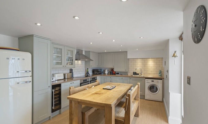 Dartmouth House | Modern Townhouse w/Private Parking, Dartmouth