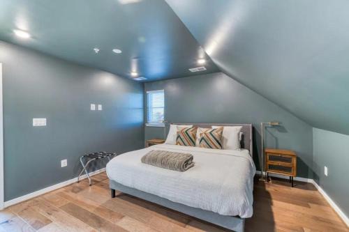 Washington House | Modern Townhouse w/