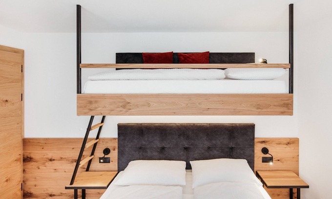 Bressanone Apartment | Modern-traditional apartment with private terrace