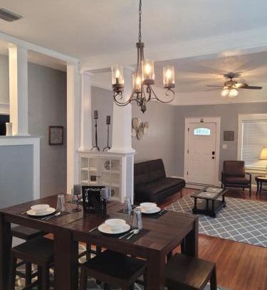 Lakeland Apartment | Modern Two Bedroom Home