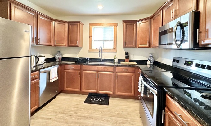 Danville Apartment | Modern Unit 5Mins Walk to Geisinger Hospital
