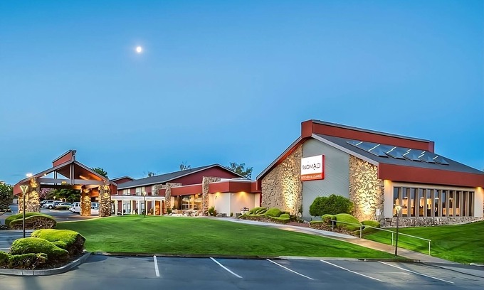 Tri-Cities Resort | Modern Unit at Red Lion Hotel Kennewick Columbia Center, w/Pool, FREE Parking!