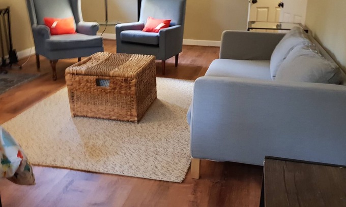 University City Apartment | Modern Urban Suite