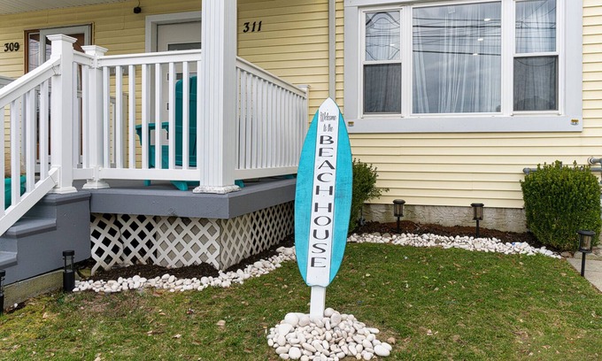 Queens Apartment | Modern vacation rental w/hot tub. 15 minutes from the airport