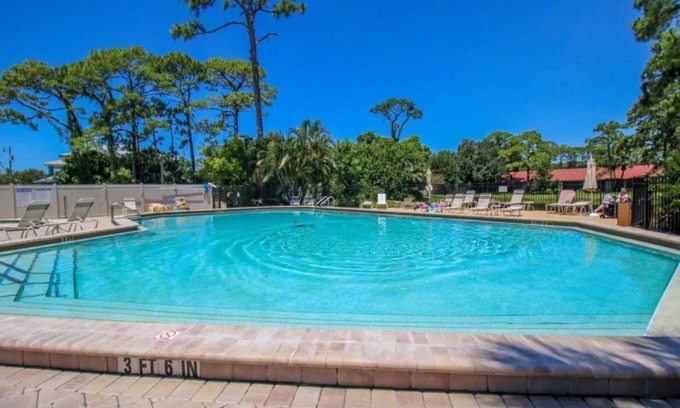 Sarasota Villa | Modern Vacation Resort Style 2 bedroom, 2 bath Villa just 4 miles to Siesta Key