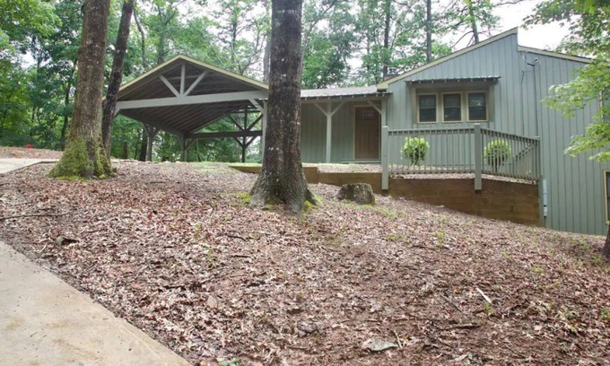 Ellijay Cottage | Modern Vibe Cottage- long term rentals only.