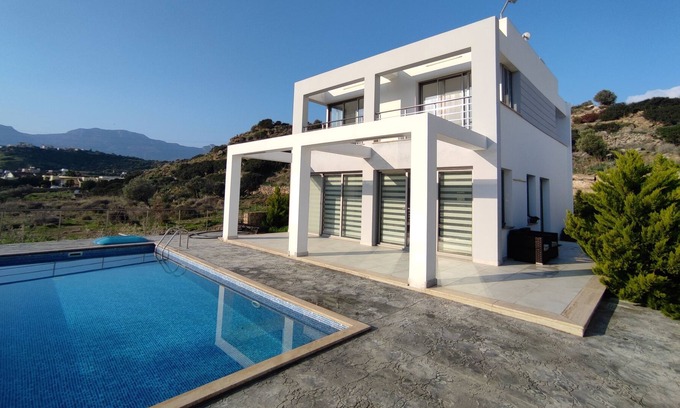 Gozubuyuk Villa | Modern villa in Alagadi