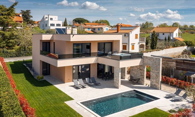 Kastelir-Labinci Villa | Modern villa Prudensia with pool in Porec