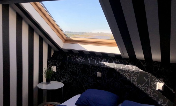 Maurik House | Modern villa with a nice terrace, at the marina