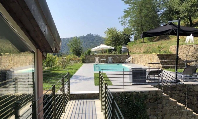 Beverino Villa | Modern villa with lush surroundings