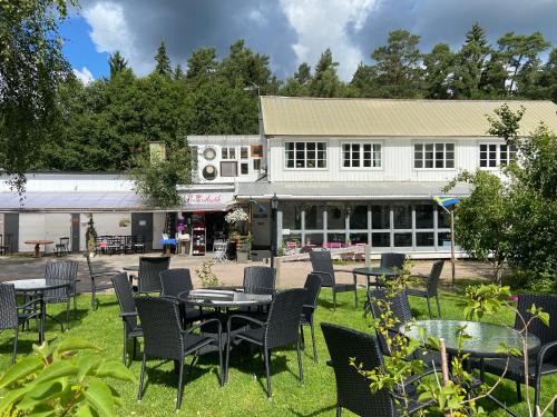Hokerum Apartment | Modern vindsvåning ovanpå café ute på landet.