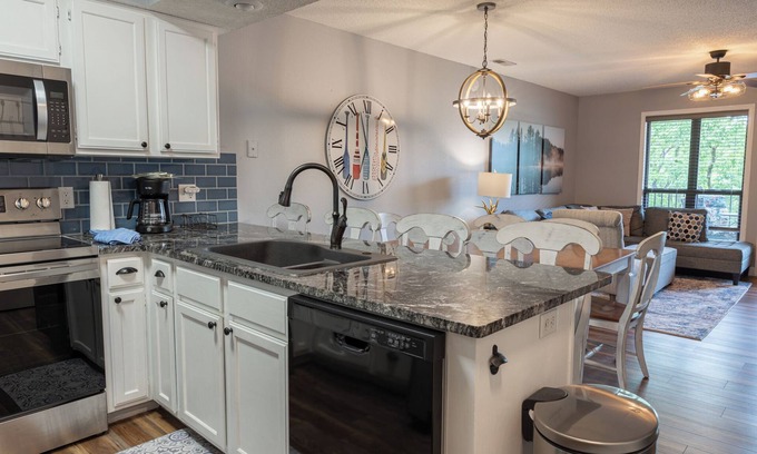 Indian Point Condo | Modern Walk-In Lakefront Condo, Sleeps 8. Ticket Deals and close to Silver Dollar City!