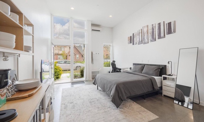 High Point Condo | Modern West Seattle Studio Near Parks & Beaches