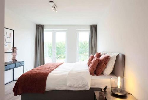 Guillemins Bed & Breakfast | Modern White Haven Retreat