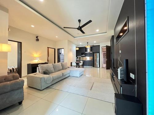 Usj 1 Apartment | Modern4BR Retreat - City Center
