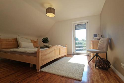 Reichenberg Apartment | Moderne 70qm OG Wohnung nahe Würzburg, DAA, A3, A7, A81 in Fuchsstadt