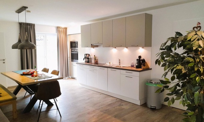 Tschagguns Apartment | Moderne Ferienwohnung für 6 Personen mit 2 Terassen uns Hammer Aussicht