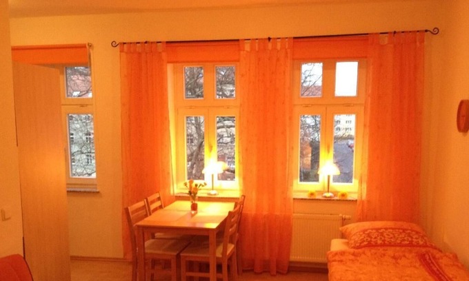 Ost Apartment | Moderne Ferienwohnung in ruhiger, zentraler Lage am Park