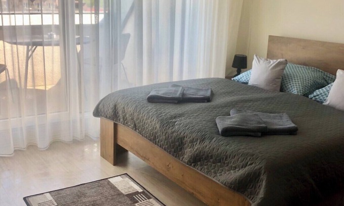 Heviz Condo | Moderne Panoramawohnung im Stadtzentrum mit Garage