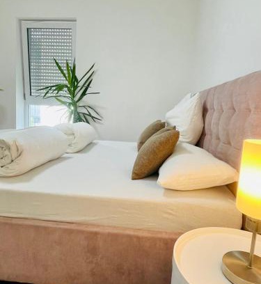 Muehldorf am Inn Apartment | Moderne Wohnung 100 m2 mit Büro und Terrasse