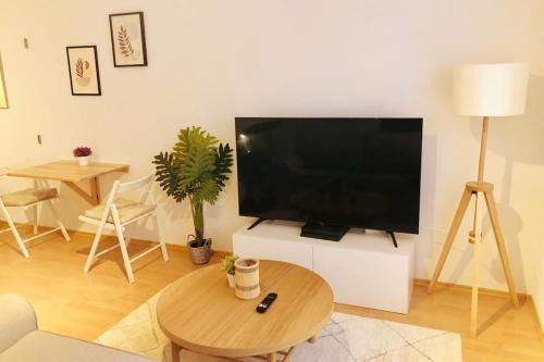 Waldstetten Apartment | Modernes Apartment mit Küche, Parkplatz, WLAN - Nähe Schwäbisch Gmünd